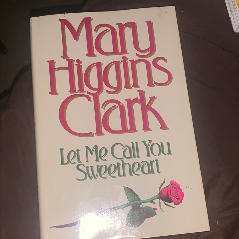 Mary Higgins Clark - Picture 1 of 3